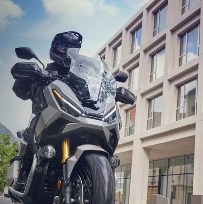 Motos